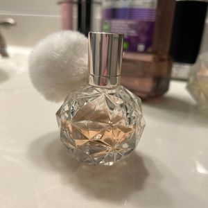 Ariana Grande perfume